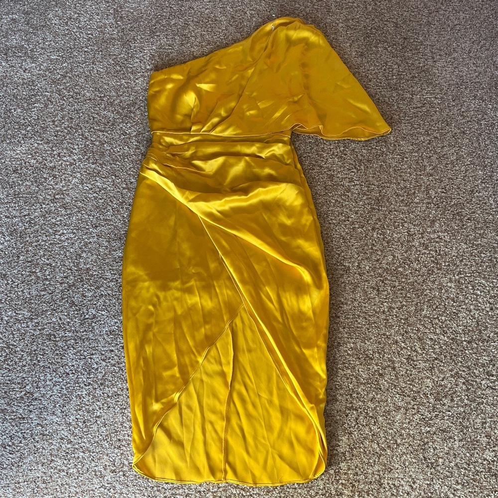 Yellow one sleeve midi dress